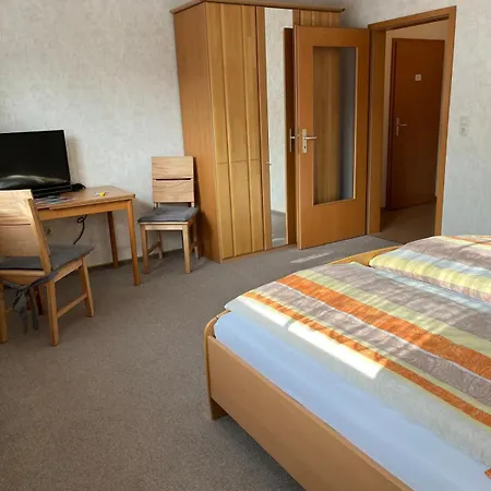 Hillenberg Apartment *